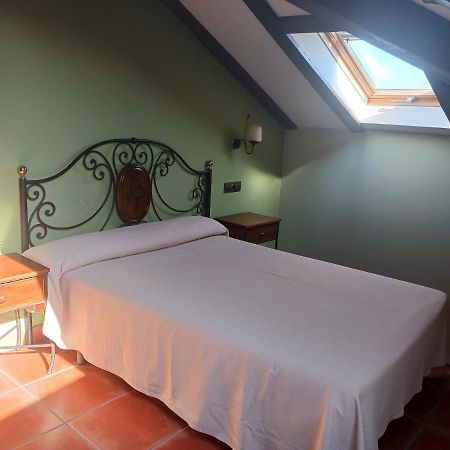 Hotel Restaurante Dona Elvira Nava del Rey Luaran gambar