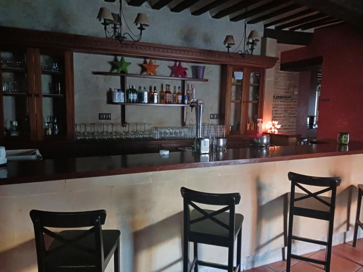 Hotel Restaurante Dona Elvira Nava del Rey Luaran gambar