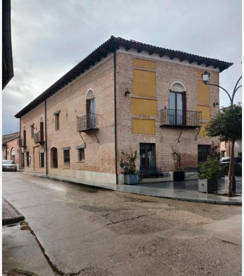 Hotel Restaurante Dona Elvira Nava del Rey Luaran gambar